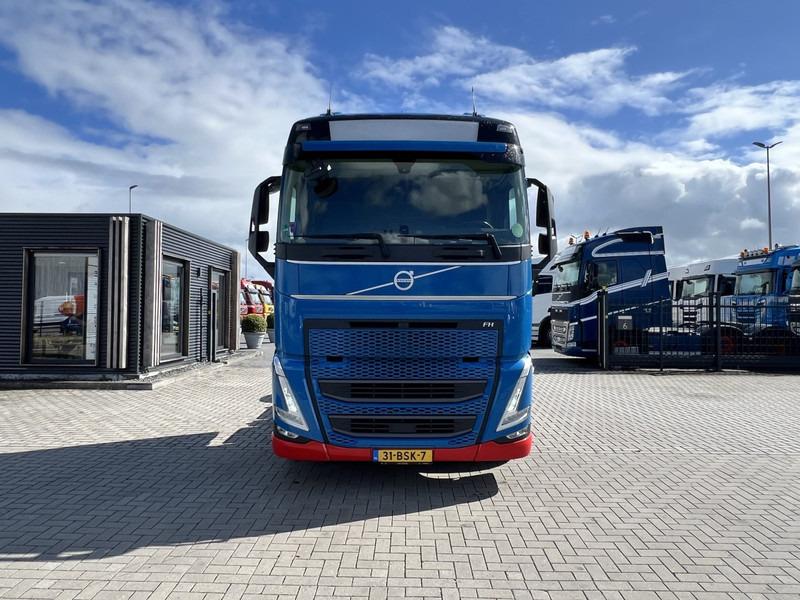 Volvo FH 460 4x2 trekker Globetrotter / 2x Fuel Tank - Tractor: foto 2 Volvo FH 460 4x2 trekker Globetrotter / 2x Fuel Tank - Tractor: foto 2