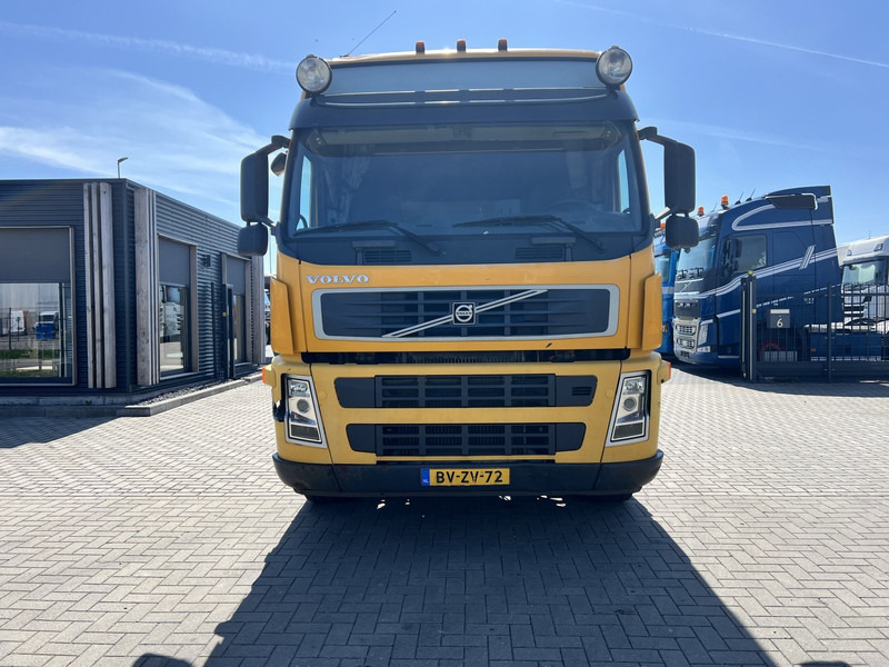 Volvo FM480 6X2 containersysteem Globetrotter / NCH systeem / 10 Tyres - Camião com sistema de cabo: foto 2 Volvo FM480 6X2 containersysteem Globetrotter / NCH systeem / 10 Tyres - Camião com sistema de cabo: foto 2