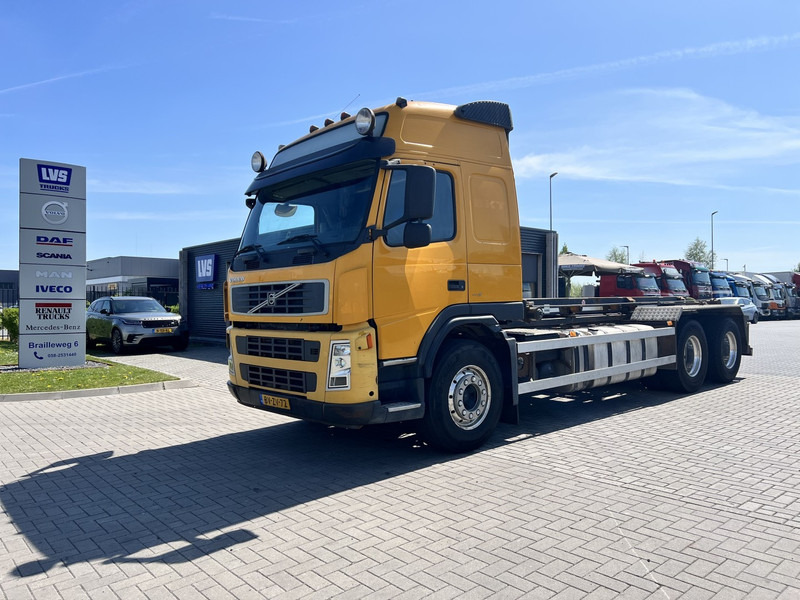 Volvo FM480 6X2 containersysteem Volvo FM480 6x2 / NCH systeem - Camião com sistema de cabo: foto 1 Volvo FM480 6X2 containersysteem Volvo FM480 6x2 / NCH systeem - Camião com sistema de cabo: foto 1