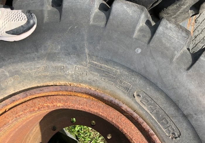 Anvelope Cu 24PR 4 BUC VOLA Incarcator VOLVO KOMATSU JCB - Roda completa: foto 3 Anvelope Cu 24PR 4 BUC VOLA Incarcator VOLVO KOMATSU JCB - Roda completa: foto 3
