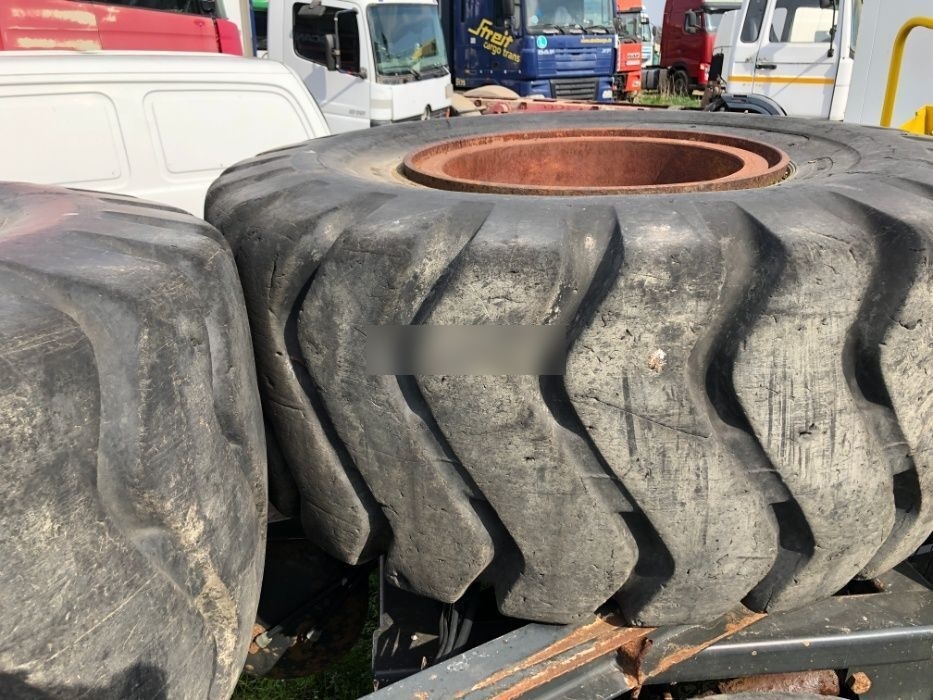 Anvelope Cu 24PR 4 BUC VOLA Incarcator VOLVO KOMATSU JCB - Roda completa: foto 3 Anvelope Cu 24PR 4 BUC VOLA Incarcator VOLVO KOMATSU JCB - Roda completa: foto 3