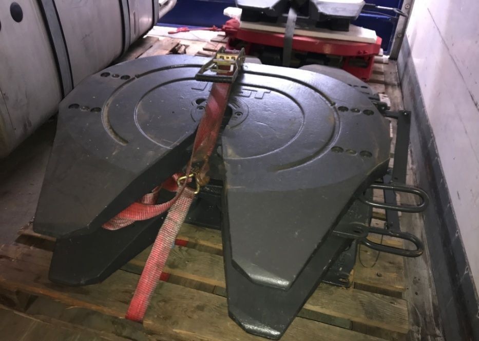 DAF XF truck - Quinta-roda para Camião: foto 1 DAF XF truck - Quinta-roda para Camião: foto 1