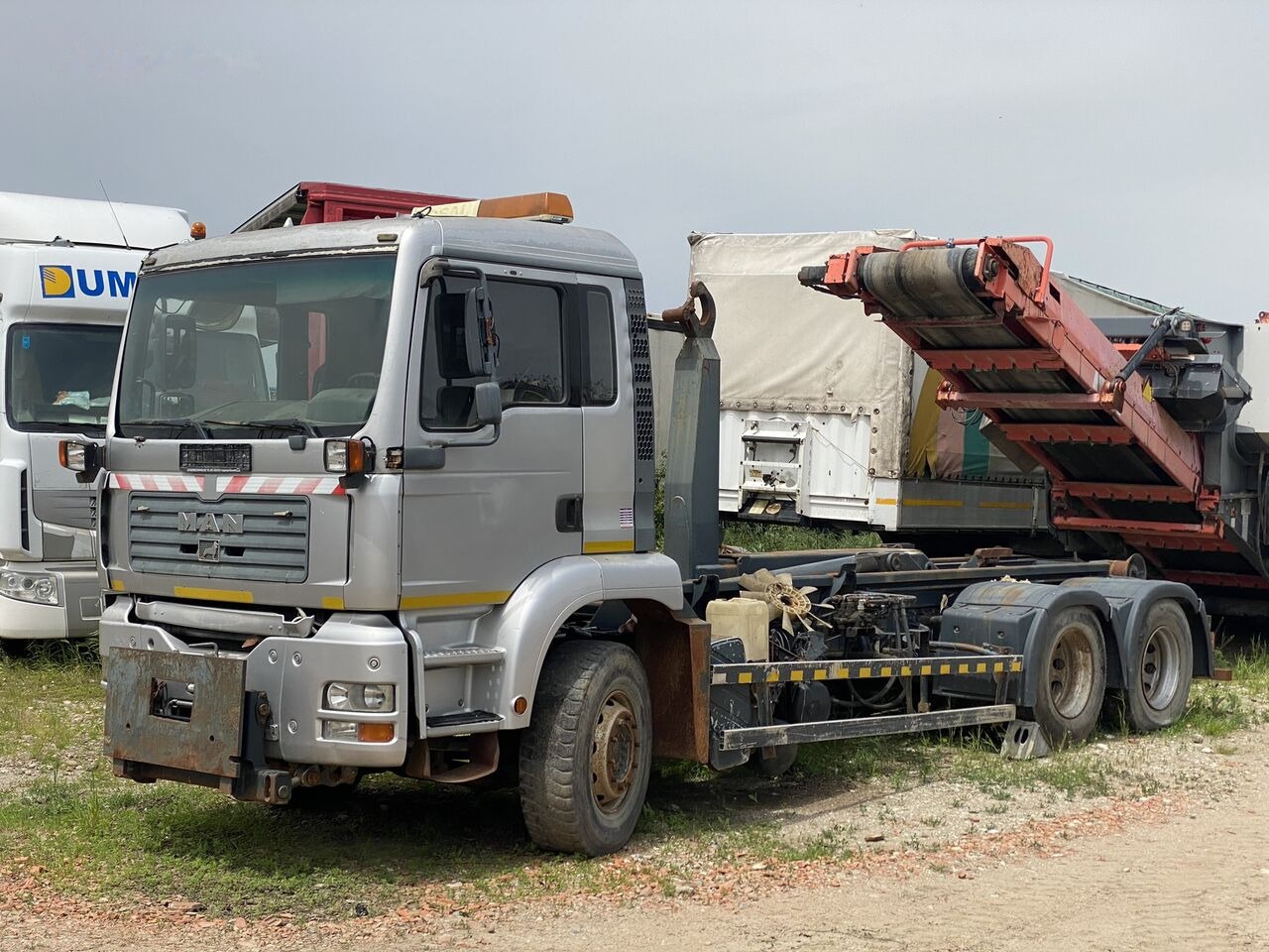 MAN TGA 6x4 Euro 3 AbrollKipper - Camião chassi: foto 1 MAN TGA 6x4 Euro 3 AbrollKipper - Camião chassi: foto 1