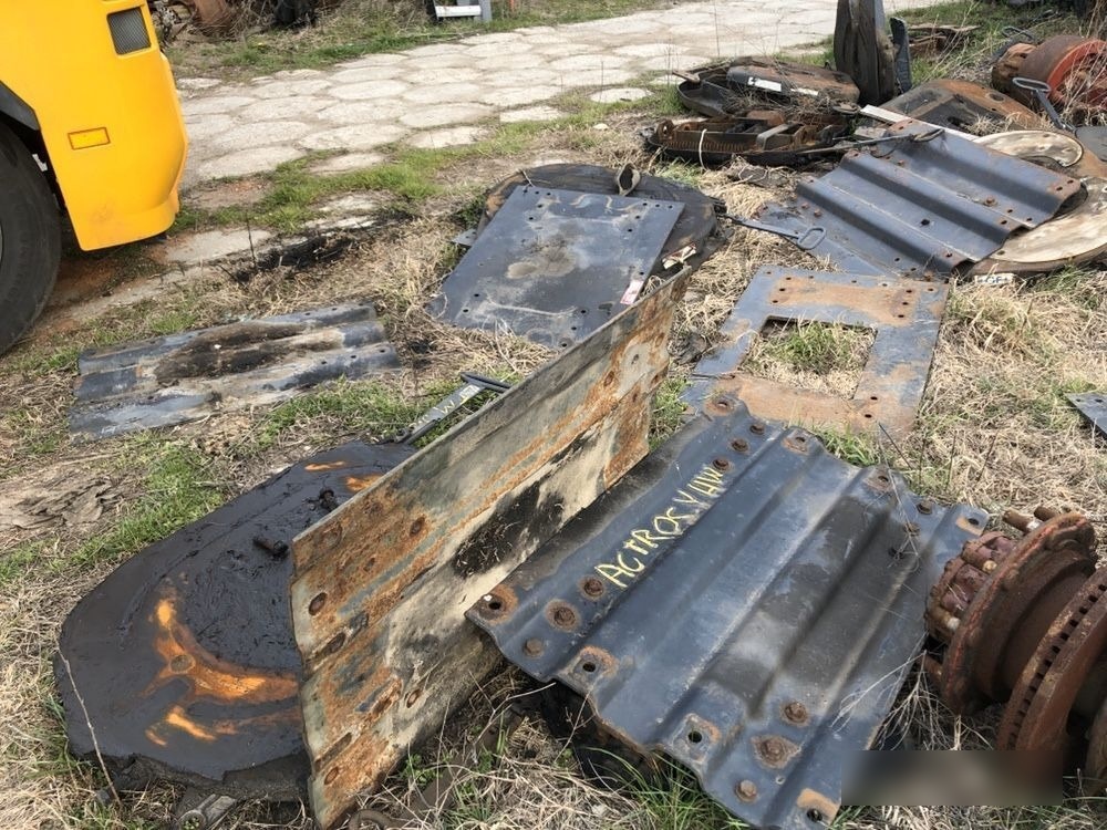 Placa inaltatoare cupla camion Volvo Scania Renault Man Daf truck - Quinta-roda para Camião: foto 1 Placa inaltatoare cupla camion Volvo Scania Renault Man Daf truck - Quinta-roda para Camião: foto 1