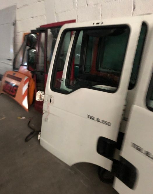 Scania IVECO Man Mercedes DAF Renault - Porta e peças para Camião: foto 2 Scania IVECO Man Mercedes DAF Renault - Porta e peças para Camião: foto 2