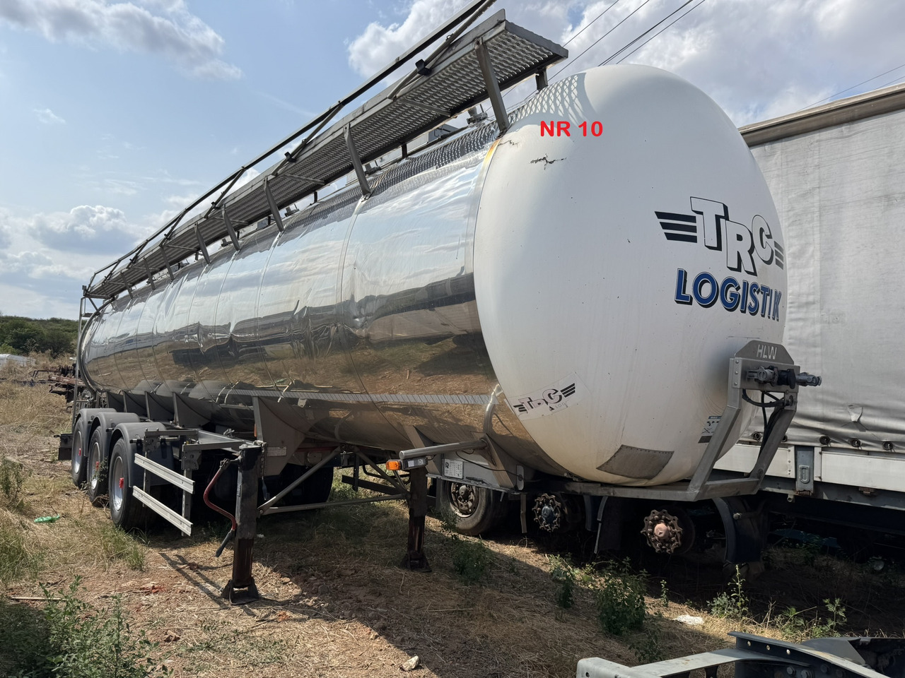 Transport lichide ALIMENTARE HLW STA 36 INOX ALIMENTAR AZOR AGRICULTURA - Semi-reboque cisterna: foto 1 Transport lichide ALIMENTARE HLW STA 36 INOX ALIMENTAR AZOR AGRICULTURA - Semi-reboque cisterna: foto 1