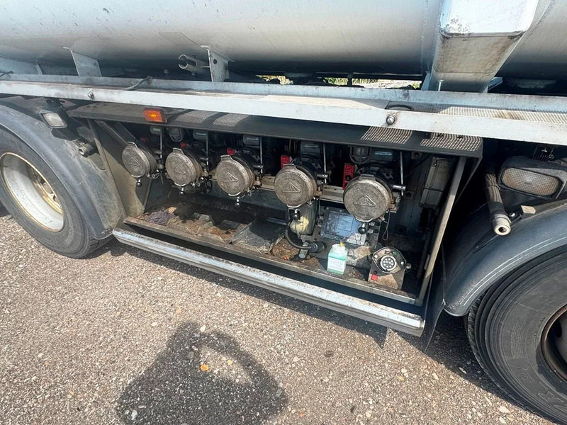 Camião cisterna Scania P380 P380 8x2*6 .ADR/FL . 24200 L Tank - Air / Air suspension.: foto 12