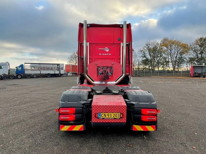 DAF XF 530 Twensteer Special interior. Full Air suspension Hydr. system - Tractor: foto 4 DAF XF 530 Twensteer Special interior. Full Air suspension Hydr. system - Tractor: foto 4