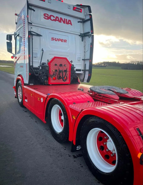 Scania R770 V8 NGS Special Interior. Only 110000 km. Air/ Air suspensiom. Hydr, system. - Tractor: foto 2 Scania R770 V8 NGS Special Interior. Only 110000 km. Air/ Air suspensiom. Hydr, system. - Tractor: foto 2