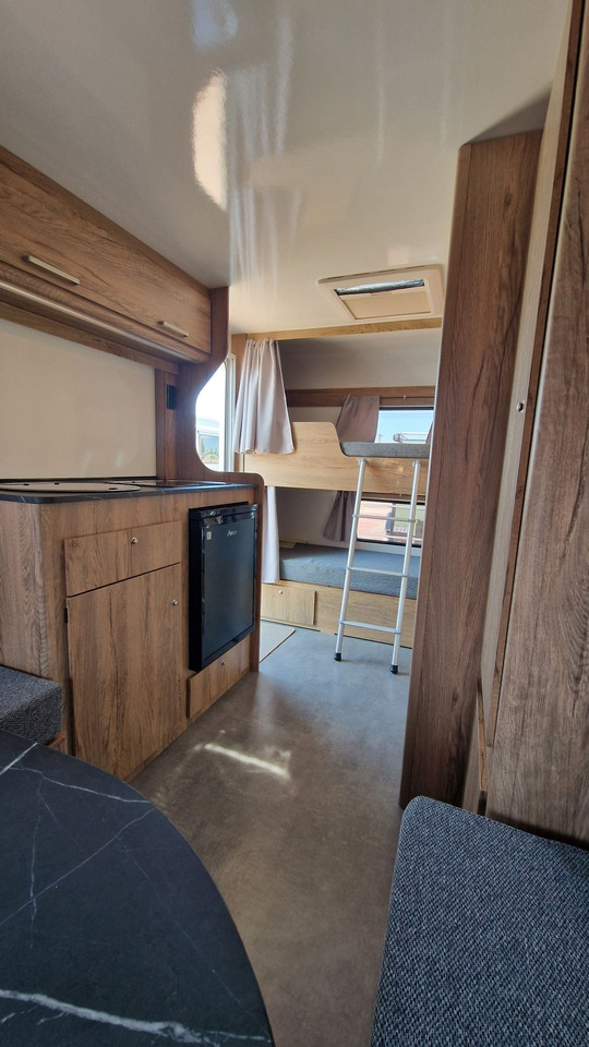 N-LAZUR Niewiadów Nowa Przyczepa Kempingowa dla 4 osób z Łazienką - Caravana: foto 2 N-LAZUR Niewiadów Nowa Przyczepa Kempingowa dla 4 osób z Łazienką - Caravana: foto 2