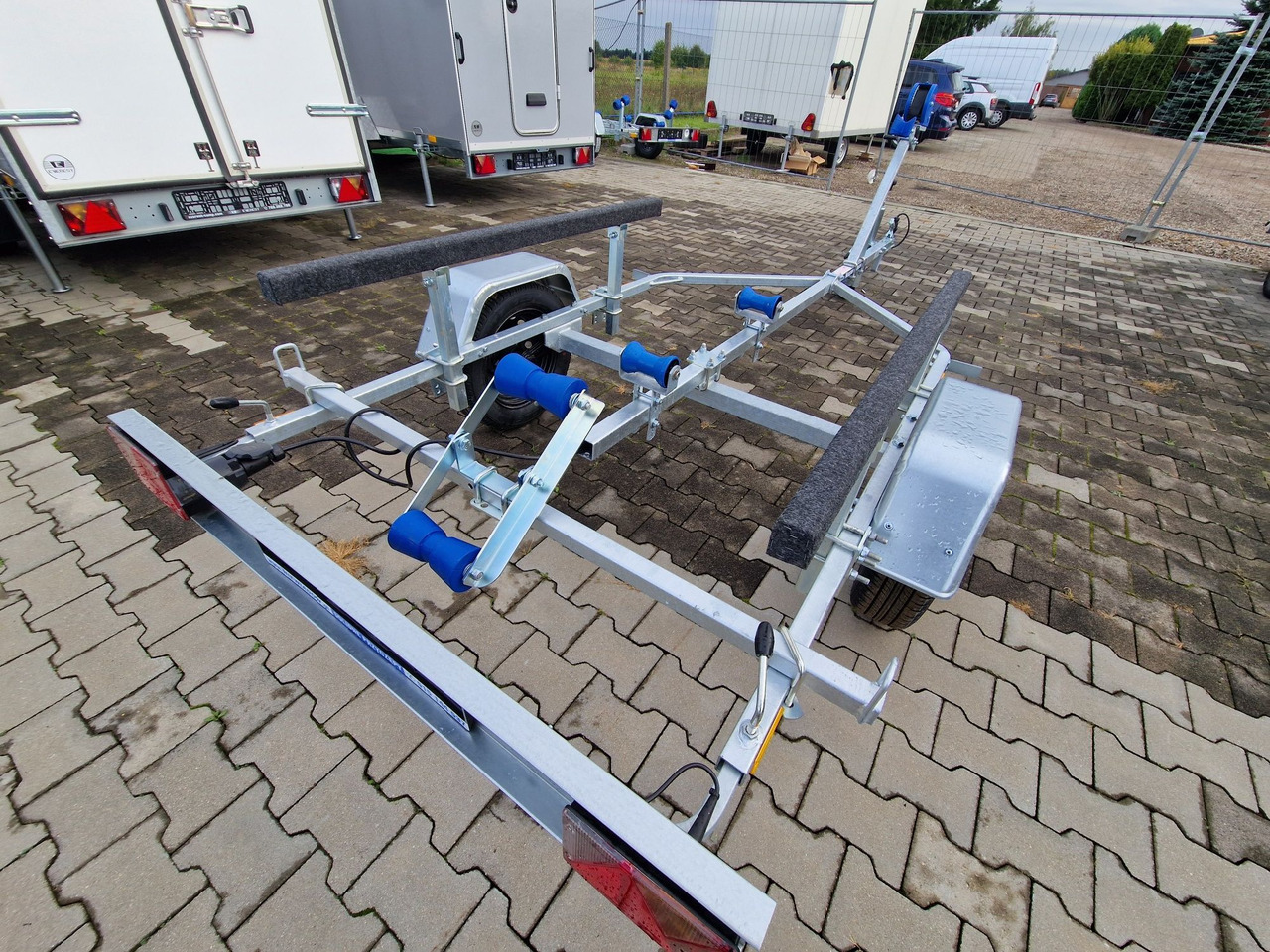 Nowa Przyczepa 2025 Podłodziowa ponton łódź Niewiadów P400 P415 do 6m - Reboque transporte de veículos: foto 4 Nowa Przyczepa 2025 Podłodziowa ponton łódź Niewiadów P400 P415 do 6m - Reboque transporte de veículos: foto 4