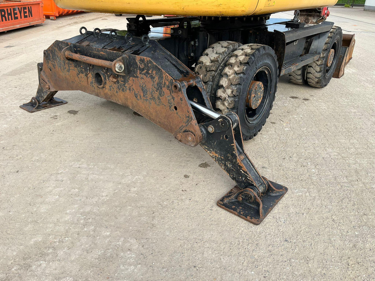 Escavadeira de rodas Caterpillar M318D: foto 18