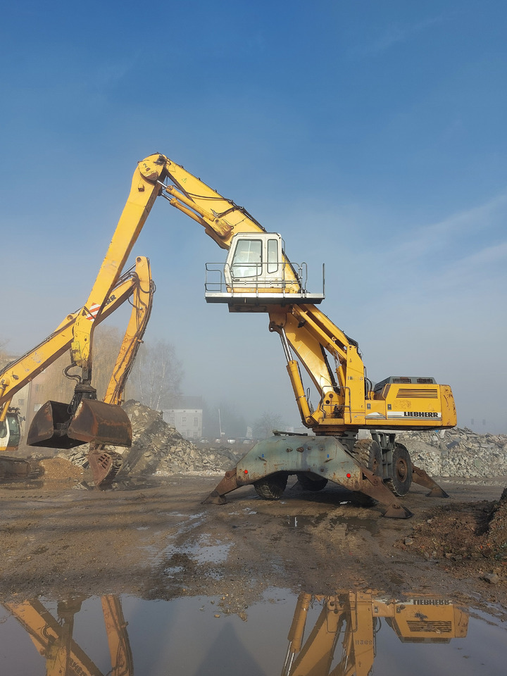 LIEBHERR A944BHD - Manipulador de material: foto 1 LIEBHERR A944BHD - Manipulador de material: foto 1