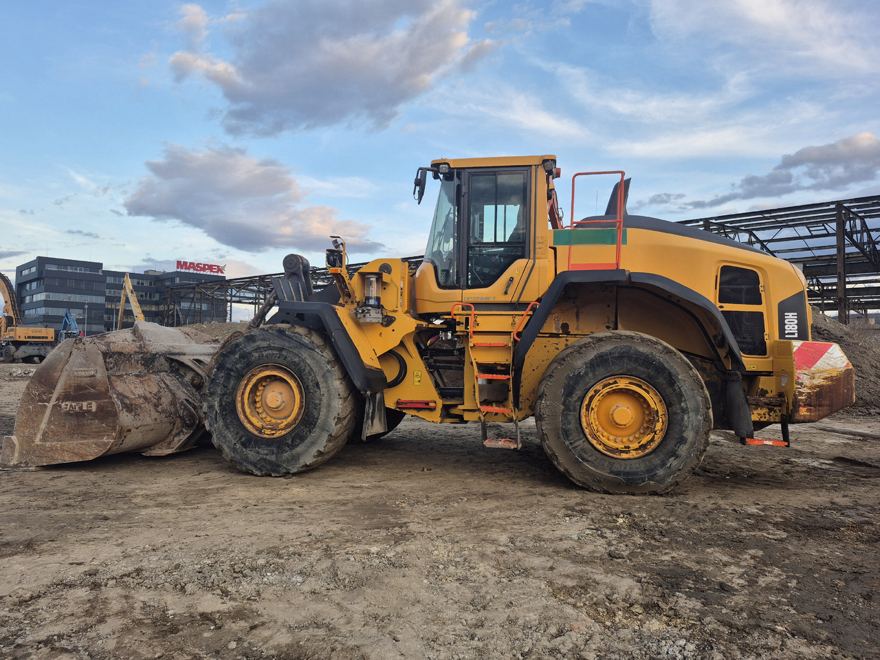 VOLVO L180H - Pá carregadora de rodas: foto 2 VOLVO L180H - Pá carregadora de rodas: foto 2