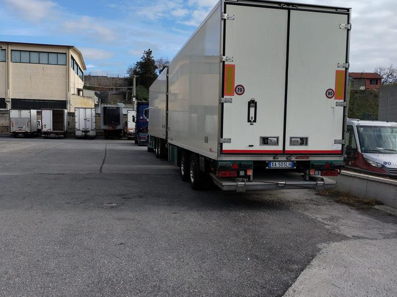 AUTOTRENO FRIGO MAN TGX TGX 26.580 6x2-4 LL - Camião isotérmico: foto 3 AUTOTRENO FRIGO MAN TGX TGX 26.580 6x2-4 LL - Camião isotérmico: foto 3