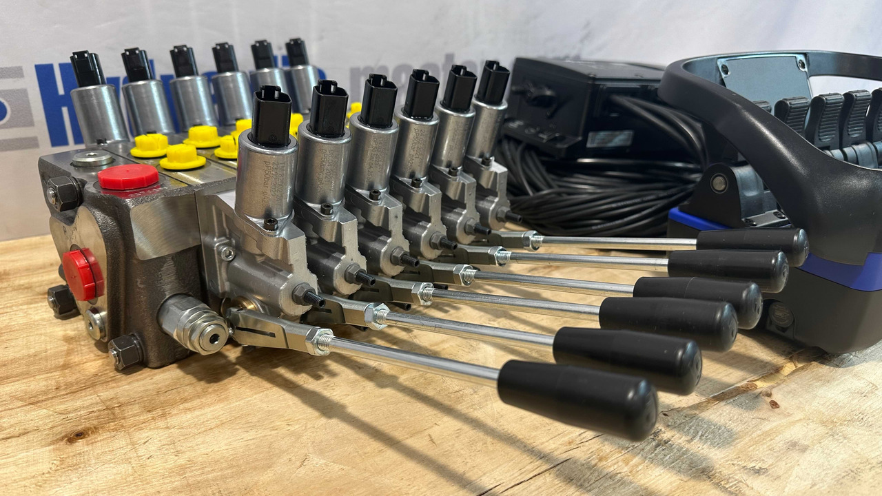 Reboque florestal novo Set Scanreco RC400 with Walvoil DPX100 Manitex, Palfinger, Atlas, Cormach: foto 8 Reboque florestal novo Set Scanreco RC400 with Walvoil DPX100 Manitex, Palfinger, Atlas, Cormach: foto 8