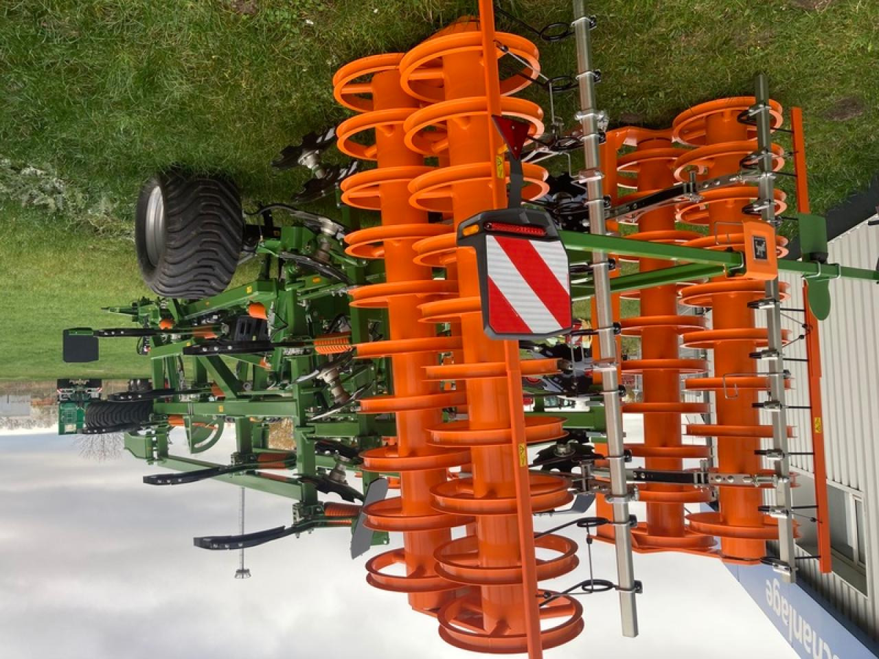 Amazone GRUBBER CENIUS 5003 - Cultivador: foto 3 Amazone GRUBBER CENIUS 5003 - Cultivador: foto 3