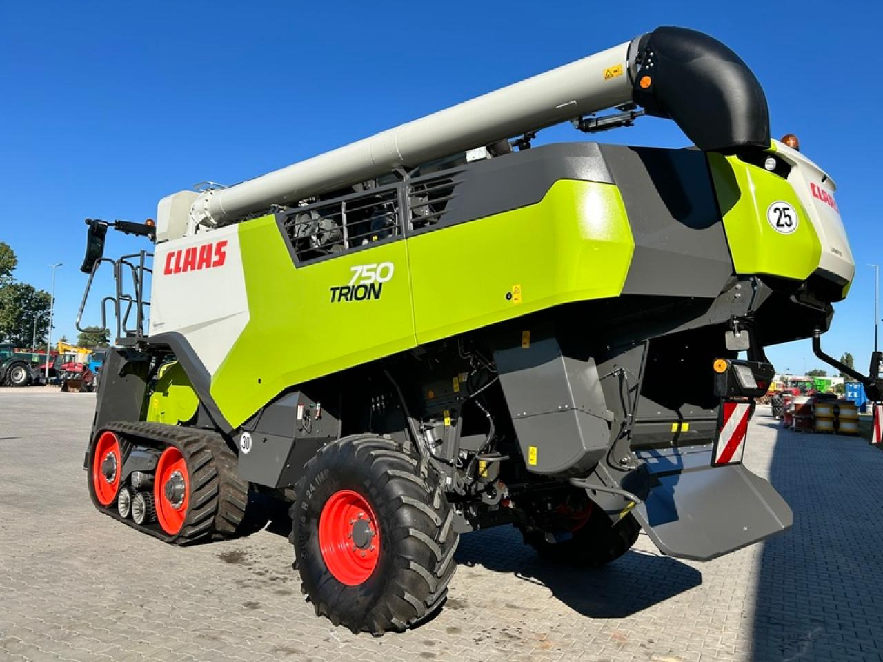 CLAAS TRION 750 TT APS HYBRID - Ceifeira debulhadora: foto 2 CLAAS TRION 750 TT APS HYBRID - Ceifeira debulhadora: foto 2