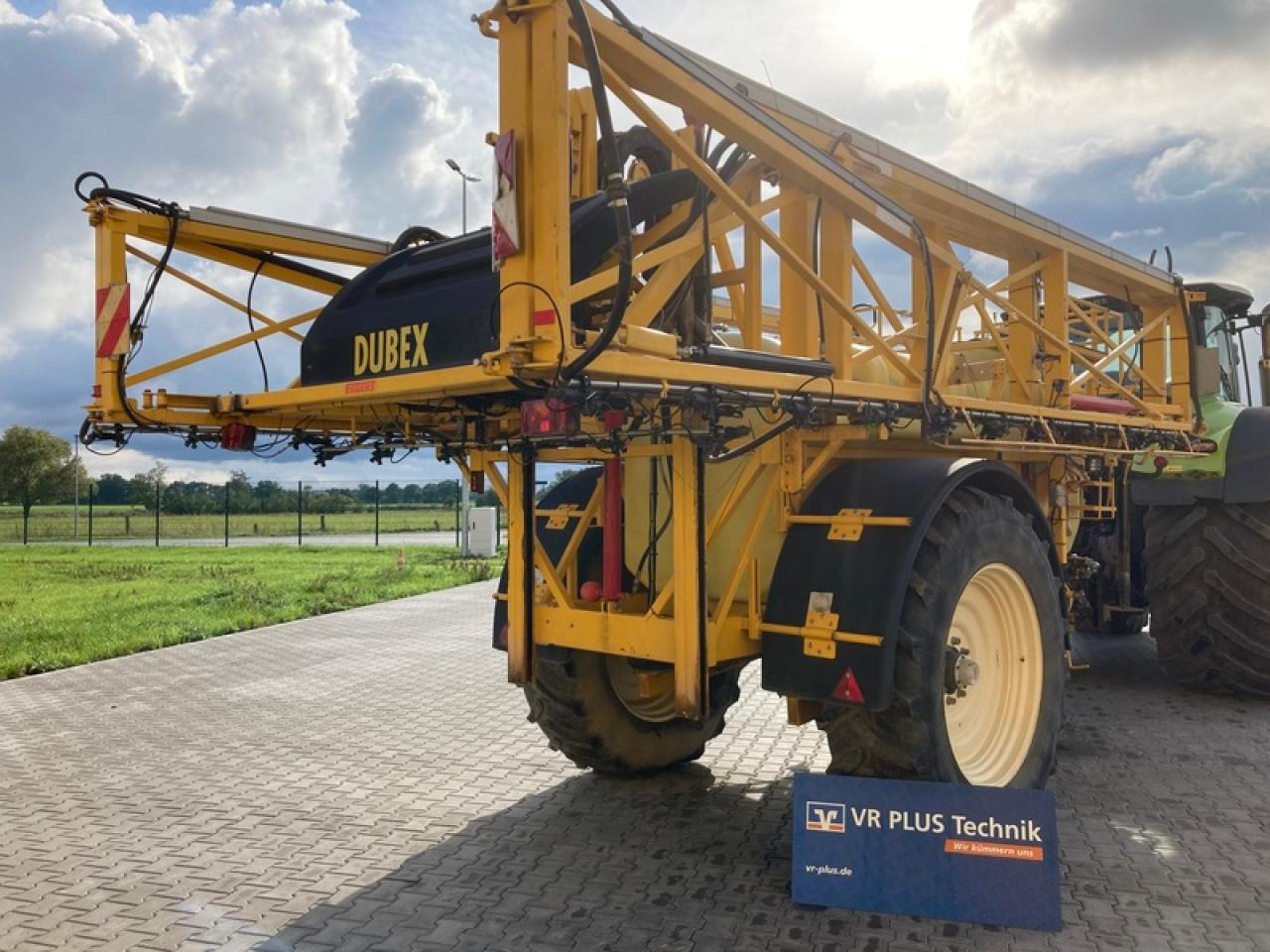 DUBEX MENTOR 9804 - Pulverizador de arrastar: foto 4 DUBEX MENTOR 9804 - Pulverizador de arrastar: foto 4