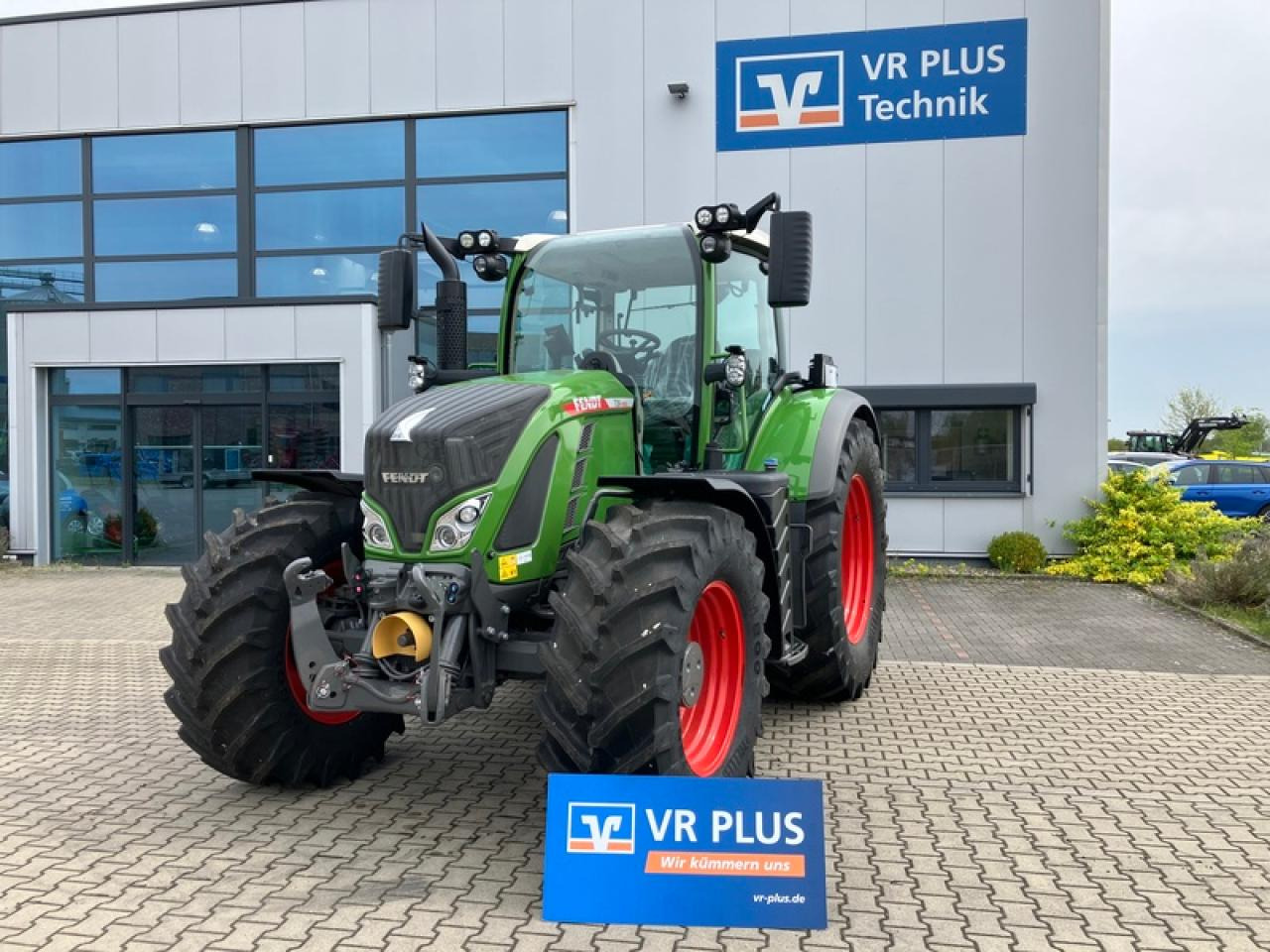 Fendt VARIO 724 GEN 6 PROFI PLUS SET 2 - Trator: foto 1 Fendt VARIO 724 GEN 6 PROFI PLUS SET 2 - Trator: foto 1