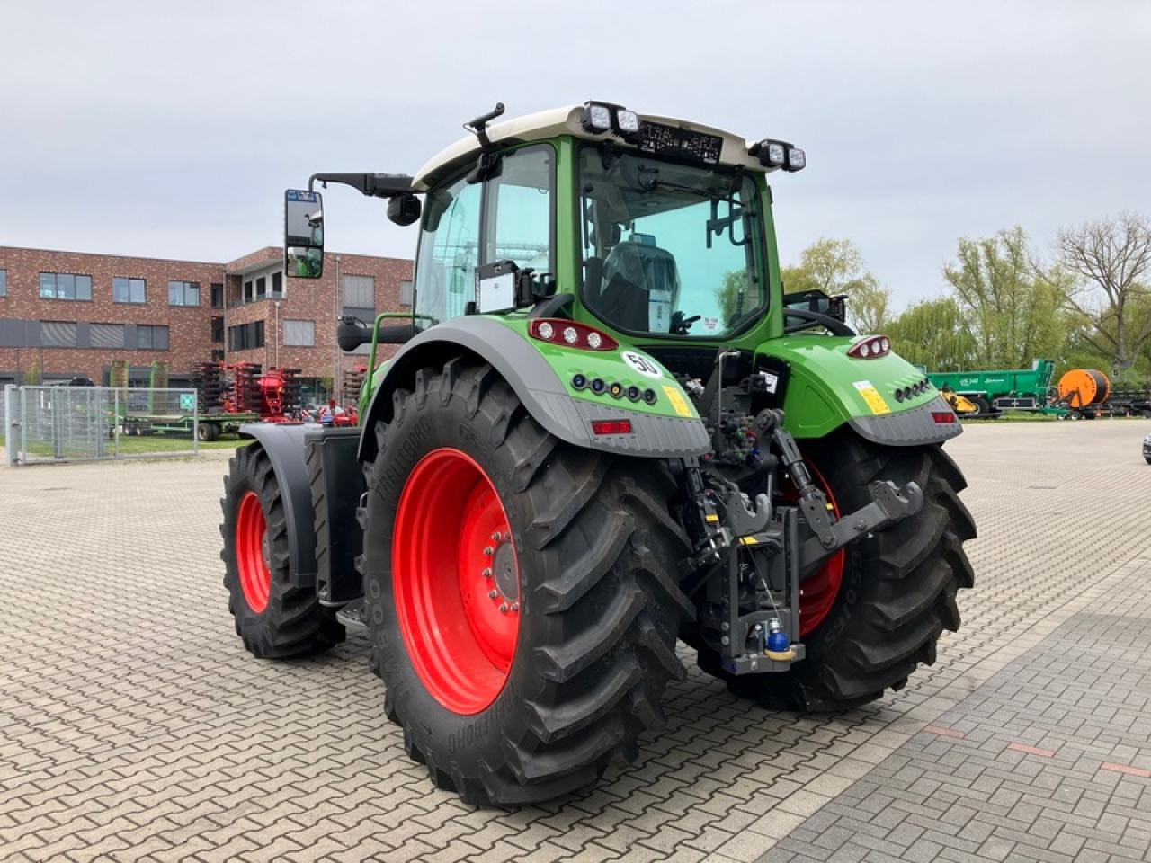 Fendt VARIO 724 GEN 6 PROFI PLUS SET 2 - Trator: foto 3 Fendt VARIO 724 GEN 6 PROFI PLUS SET 2 - Trator: foto 3