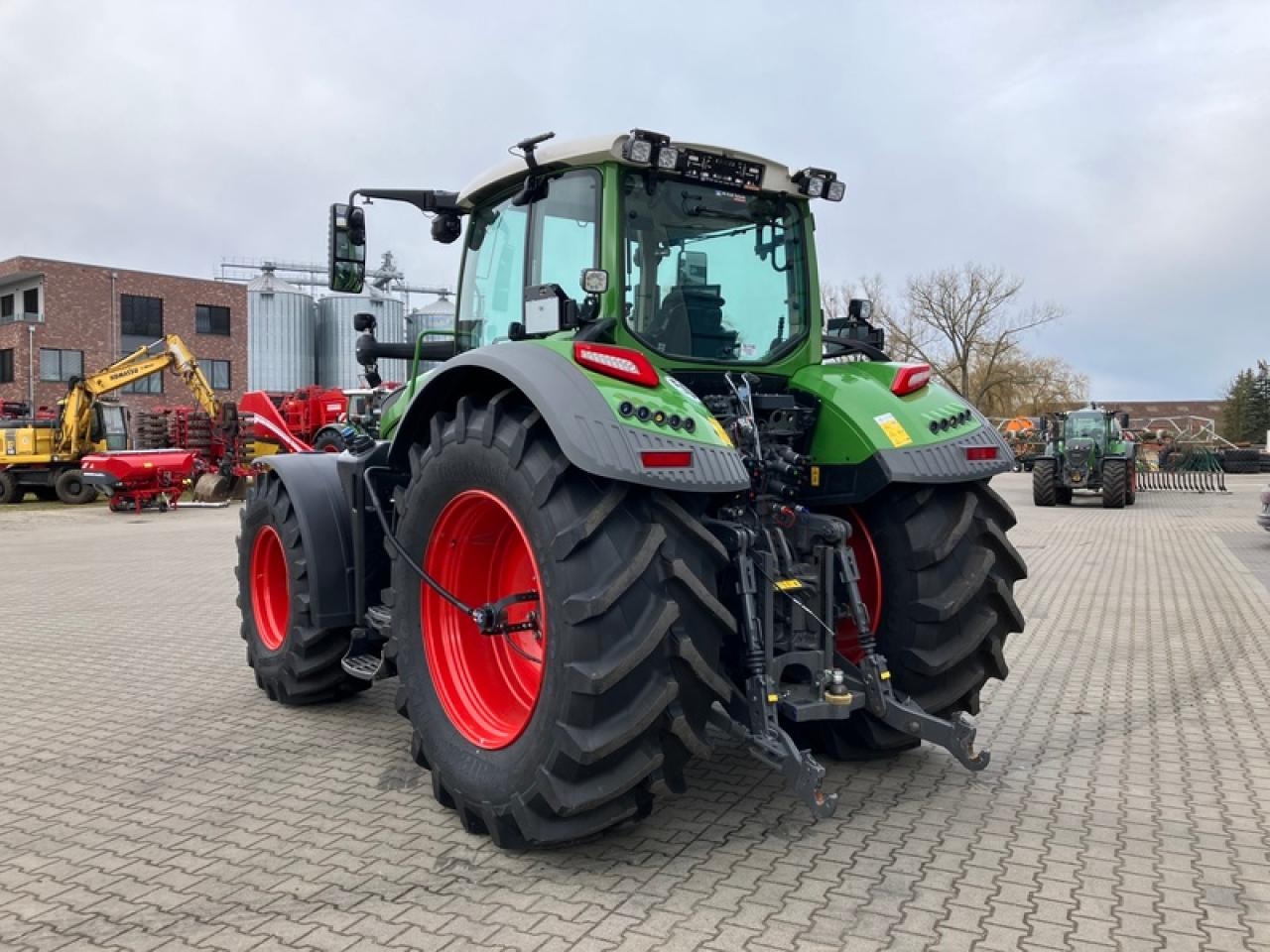 Fendt VARIO 724 GEN7 // RTK // RDA - Trator: foto 3 Fendt VARIO 724 GEN7 // RTK // RDA - Trator: foto 3