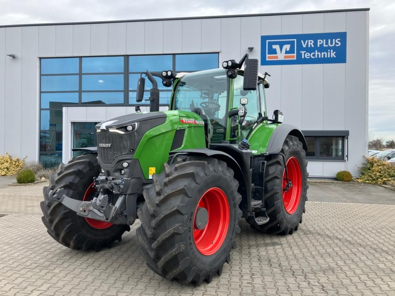 Fendt VARIO 724 GEN7 // RTK // RDA - Trator: foto 1 Fendt VARIO 724 GEN7 // RTK // RDA - Trator: foto 1