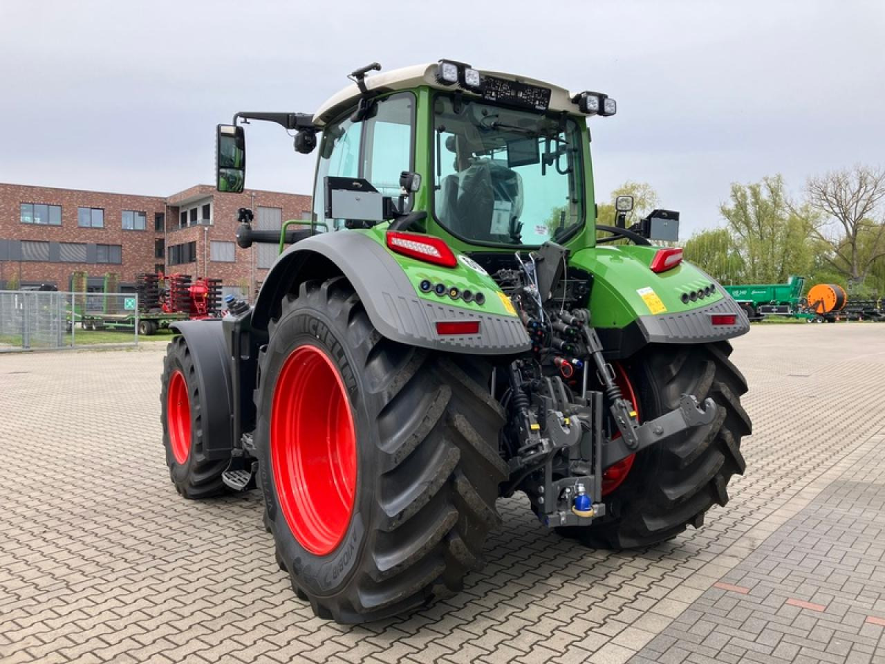Fendt VARIO726 GEN 7 PROFI PLUS SET 2 - Trator: foto 3 Fendt VARIO726 GEN 7 PROFI PLUS SET 2 - Trator: foto 3
