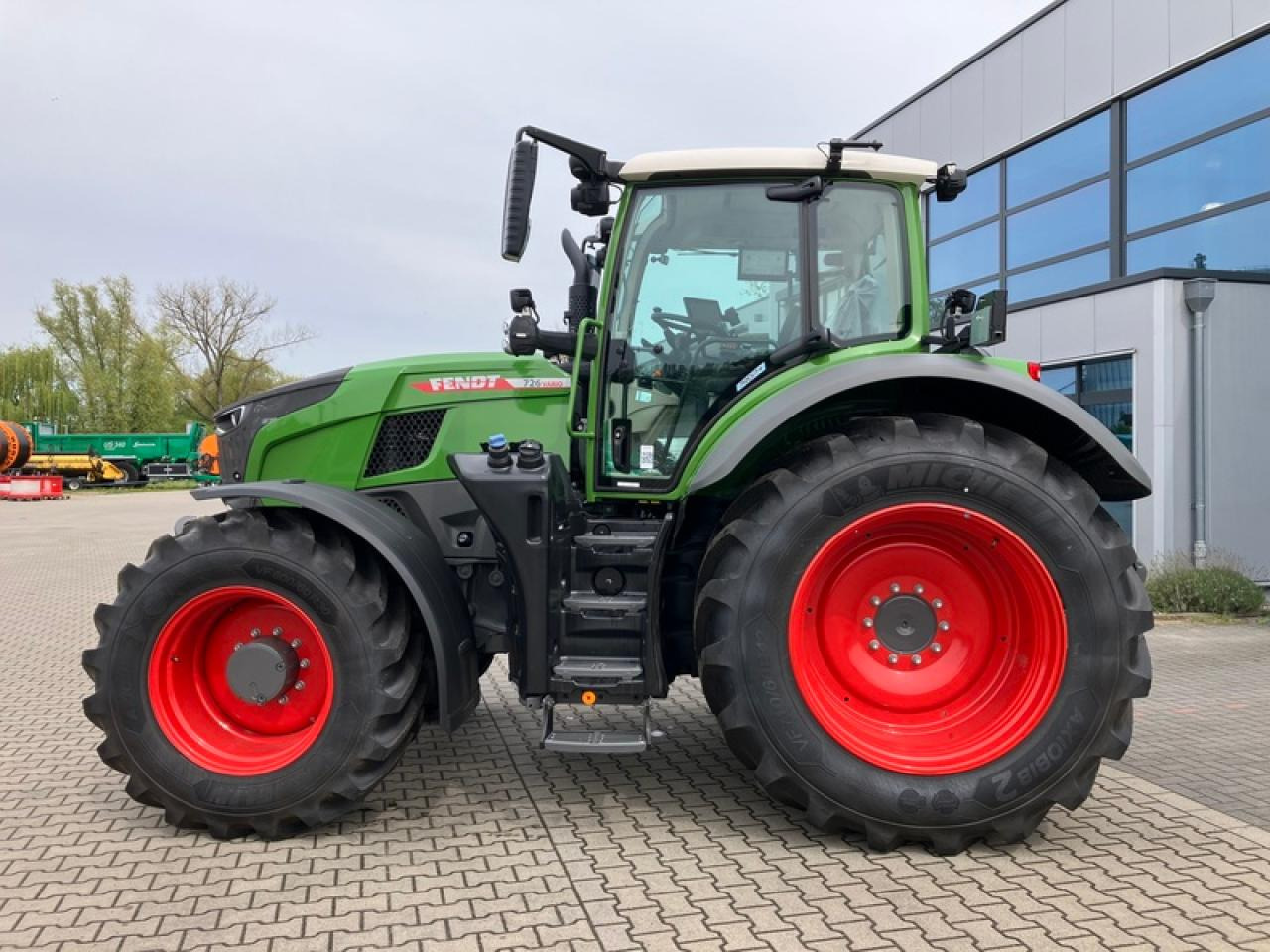 Fendt VARIO726 GEN 7 PROFI PLUS SET 2 - Trator: foto 2 Fendt VARIO726 GEN 7 PROFI PLUS SET 2 - Trator: foto 2