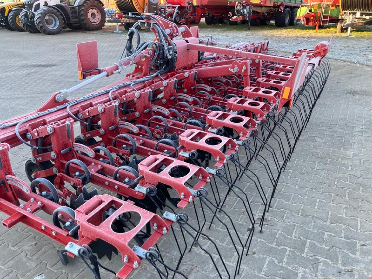 HORSCH TRANSFORMER 6 VF - Maquina para lavrar a terra: foto 4 HORSCH TRANSFORMER 6 VF - Maquina para lavrar a terra: foto 4