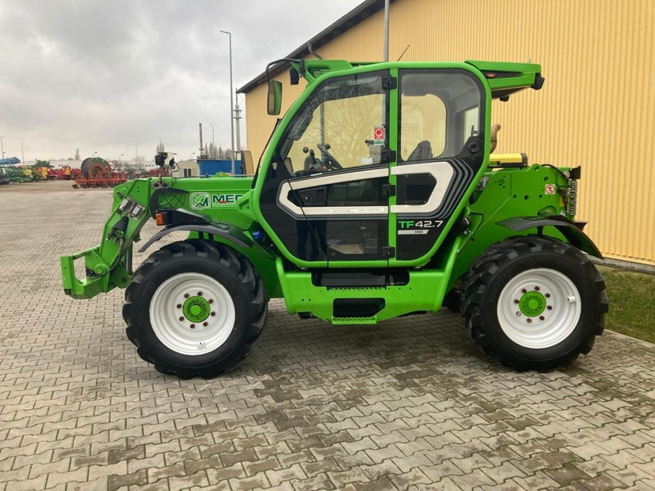 Merlo TF42.7-140 - Empilhador telescópico: foto 2 Merlo TF42.7-140 - Empilhador telescópico: foto 2