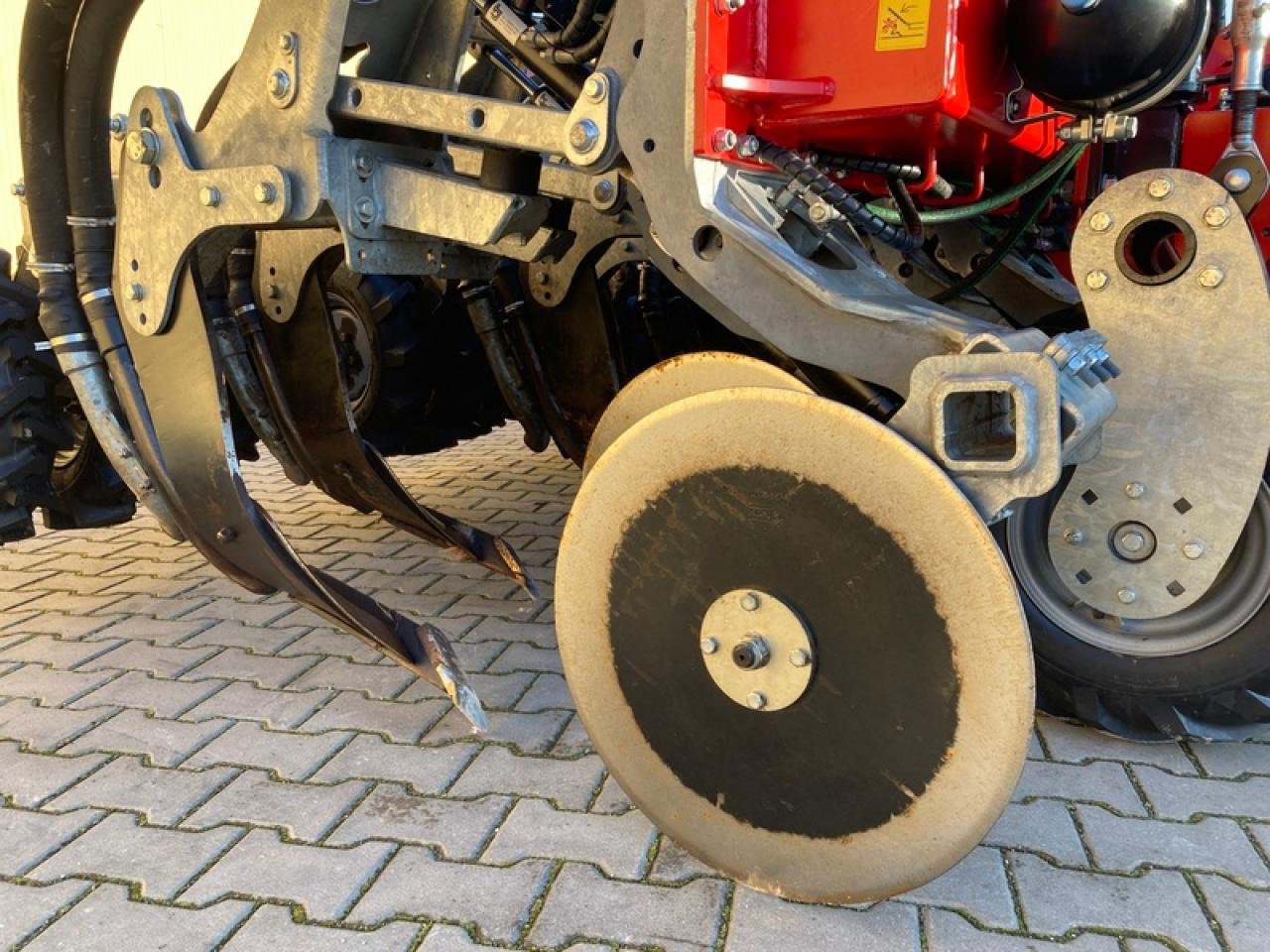 STRIP TILL VOLLMER CULLEX 50CM - Equipamento de fertilização: foto 5 STRIP TILL VOLLMER CULLEX 50CM - Equipamento de fertilização: foto 5