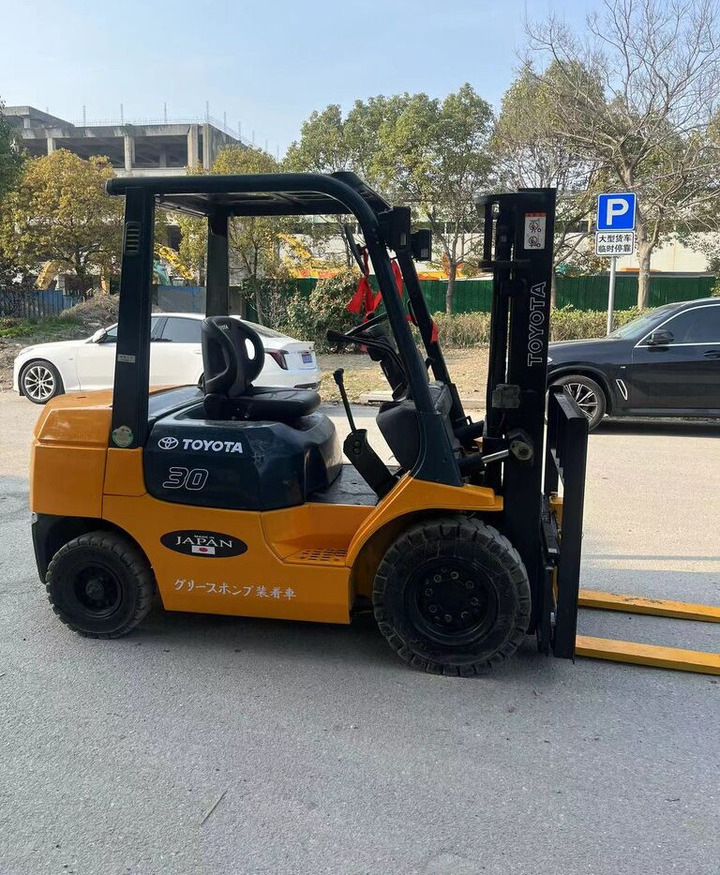 Toyota 7FD30 - Empilhador a diesel: foto 5 Toyota 7FD30 - Empilhador a diesel: foto 5