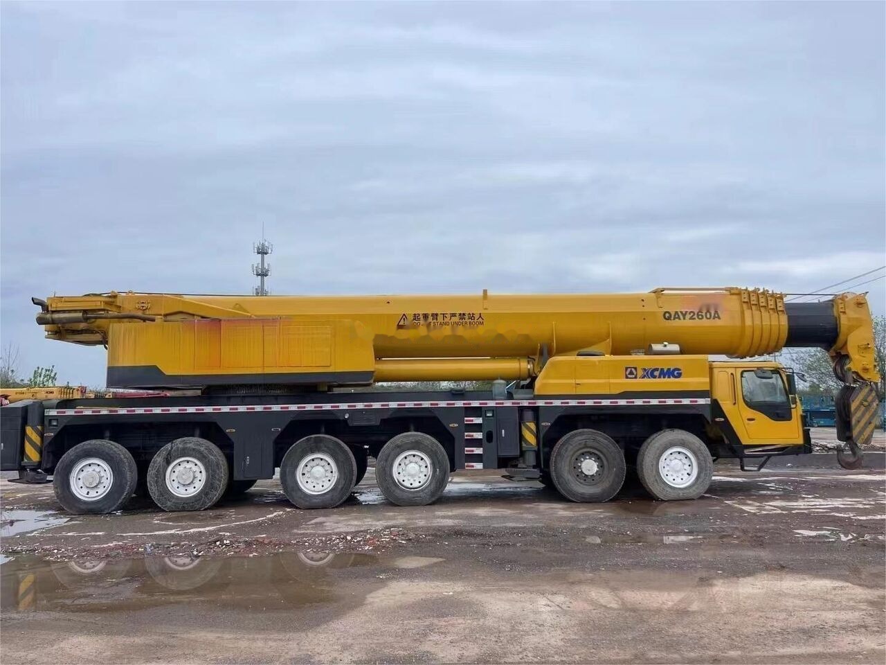 XCMG QAY260A 206T 260ton - Grua móvel: foto 1 XCMG QAY260A 206T 260ton - Grua móvel: foto 1