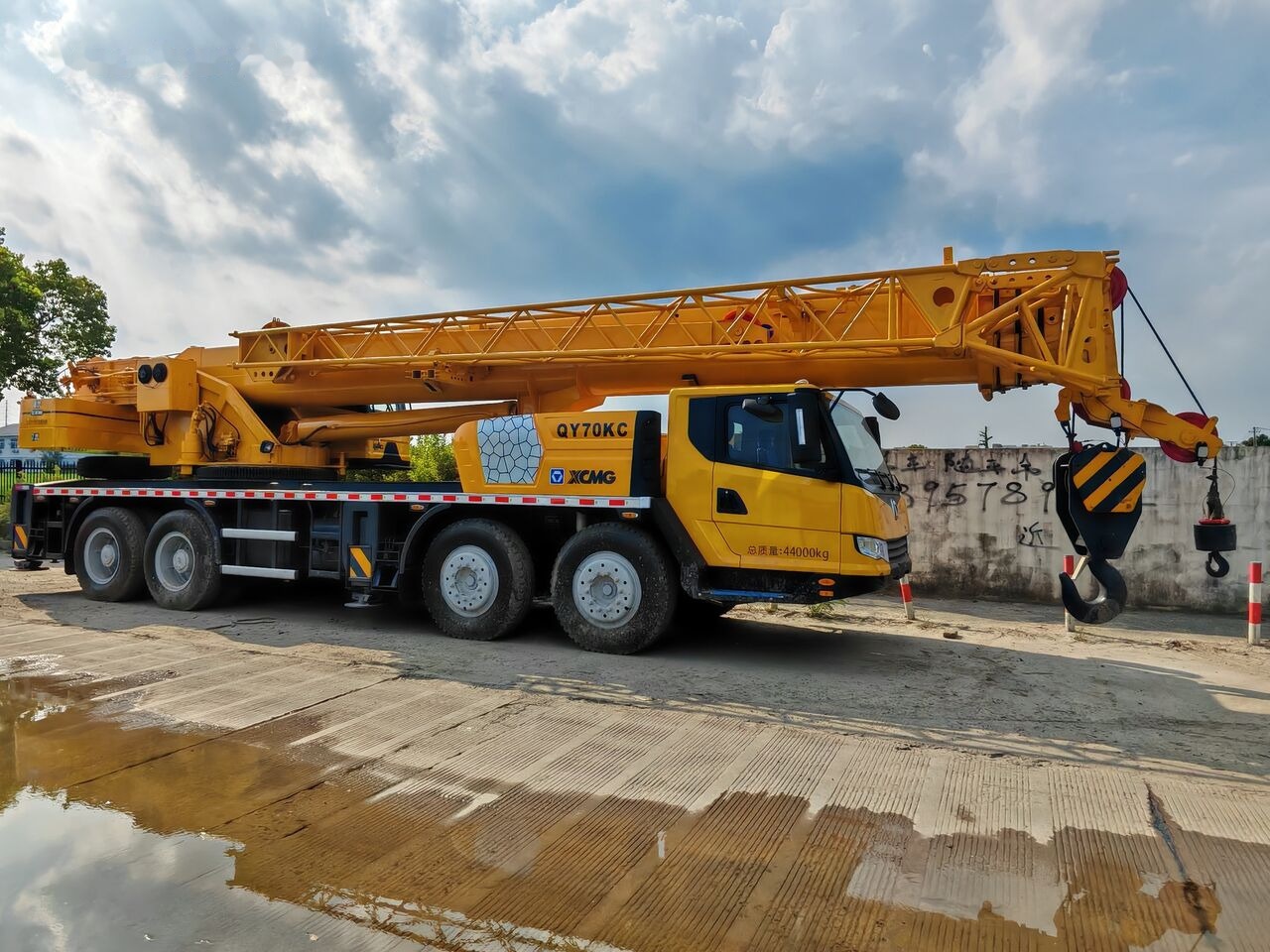 XCMG QY70KC - Grua móvel: foto 1 XCMG QY70KC - Grua móvel: foto 1