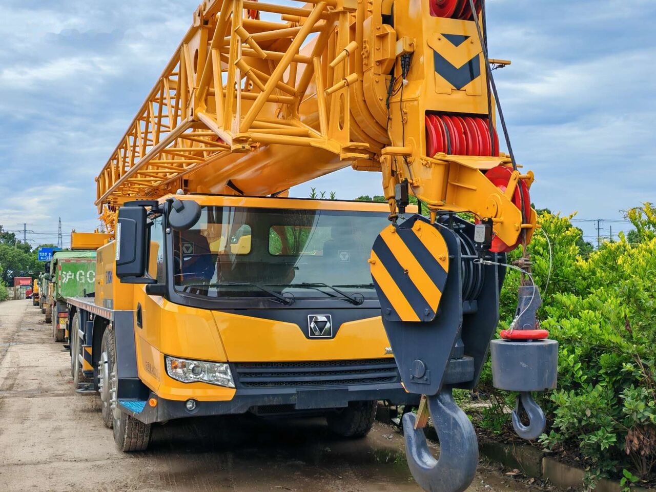 XCMG QY70KC QY70KA XCT70 50 60 80 100 130 - Grua móvel: foto 2 XCMG QY70KC QY70KA XCT70 50 60 80 100 130 - Grua móvel: foto 2