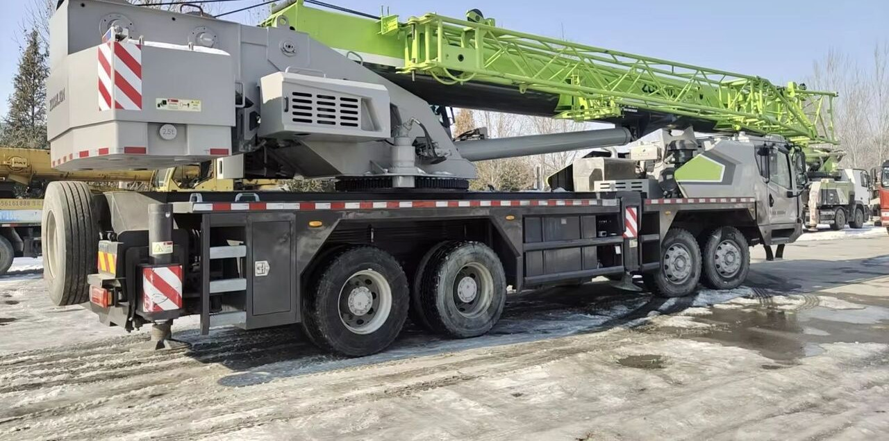 Zoomlion ZTC350 ZTC250 ZTC550 ZTC1000 - Grua móvel: foto 3 Zoomlion ZTC350 ZTC250 ZTC550 ZTC1000 - Grua móvel: foto 3