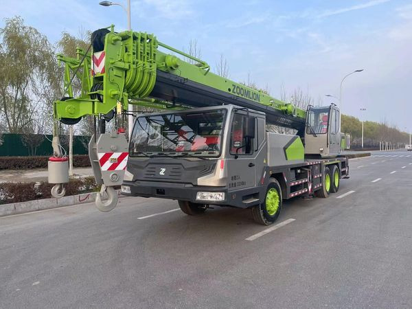 Zoomlion Zoomlion ZTC251V 25 Ton High Quality Mobile Hydraulic Truck Cran - Grua móvel: foto 2 Zoomlion Zoomlion ZTC251V 25 Ton High Quality Mobile Hydraulic Truck Cran - Grua móvel: foto 2
