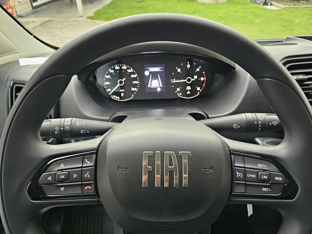 FIAT Ducato 35 MAXI 180 Koffer Kamera 7` TFT sofort... - Carrinha de contentor: foto 4 FIAT Ducato 35 MAXI 180 Koffer Kamera 7` TFT sofort... - Carrinha de contentor: foto 4
