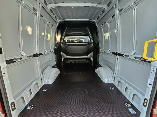 Furgão, Carrinha cabine dupla novo IVECO Daily 35S18HA8V DOKA Hi-Matic 12m³ 2xSchiebetür...: foto 29