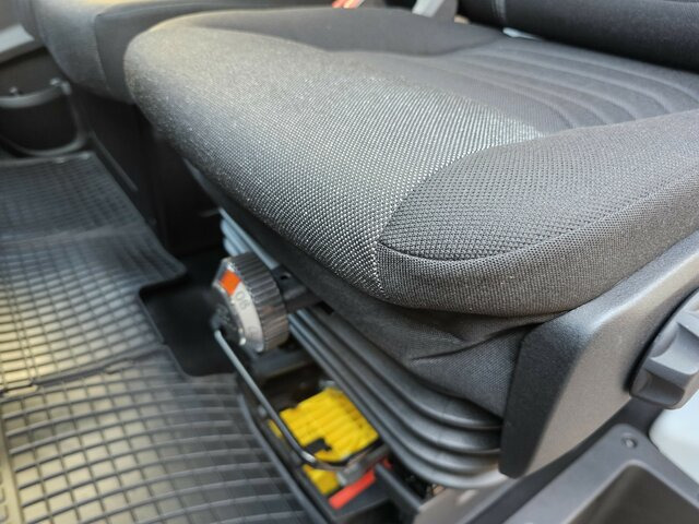 IVECO Daily 35S18HA8V Hi-Matic 18m³ Modell 2025 MY24... - Furgão: foto 2 IVECO Daily 35S18HA8V Hi-Matic 18m³ Modell 2025 MY24... - Furgão: foto 2