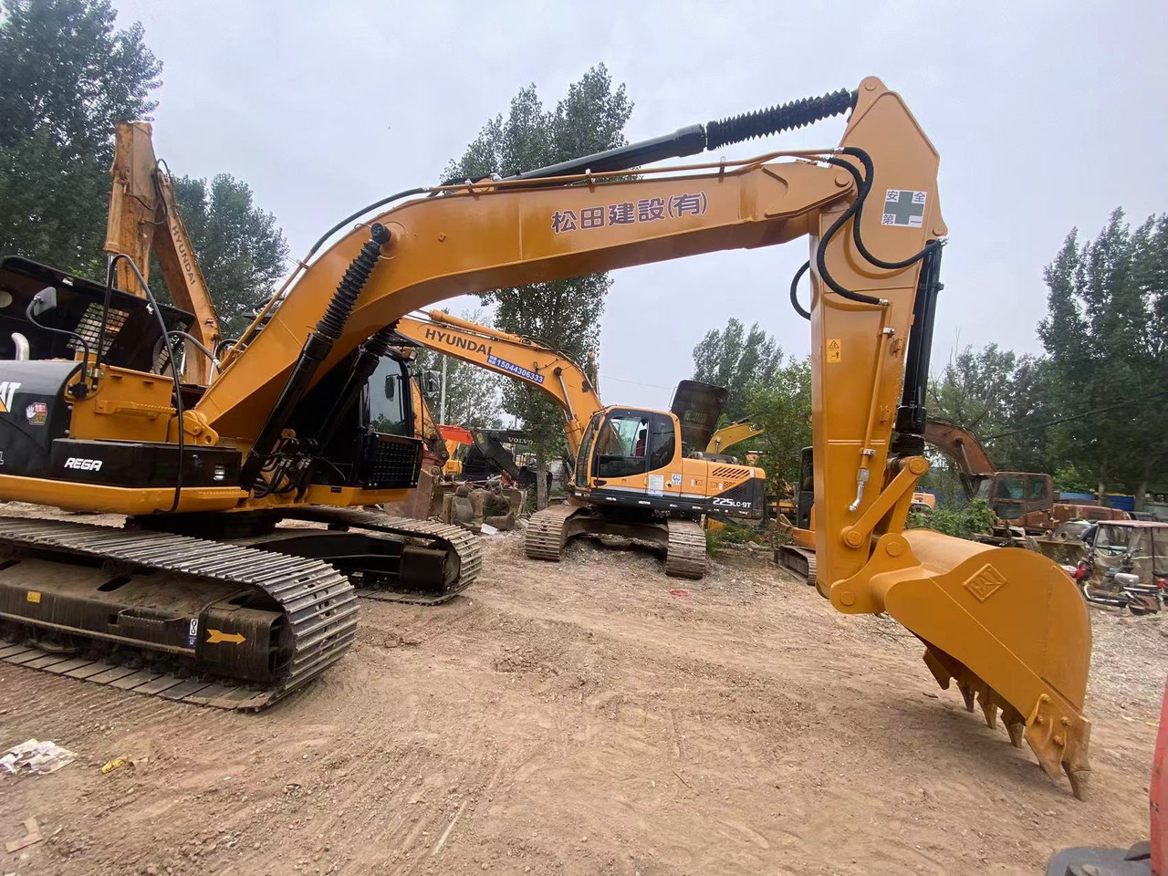 CAT 320DL Excavator - Escavadora de rastos: foto 2 CAT 320DL Excavator - Escavadora de rastos: foto 2