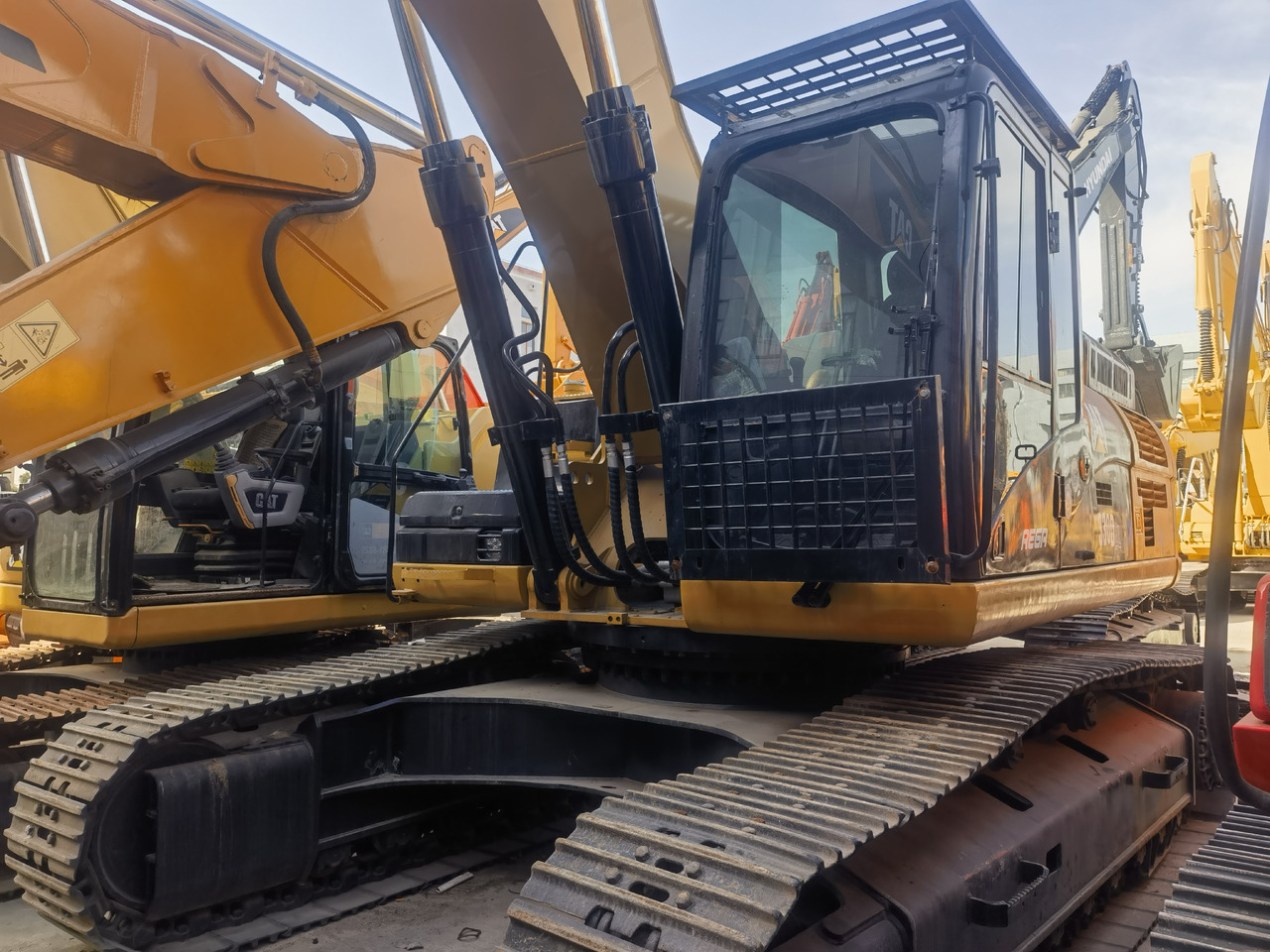 CAT 330D2L Excavator - Escavadora de rastos: foto 3 CAT 330D2L Excavator - Escavadora de rastos: foto 3