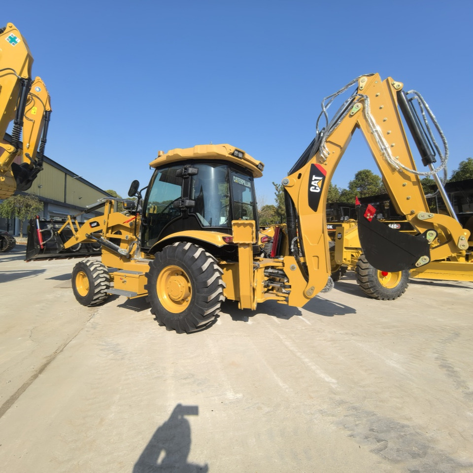 CAT 420F Backhoe Loader - Retroescavadeira: foto 1 CAT 420F Backhoe Loader - Retroescavadeira: foto 1