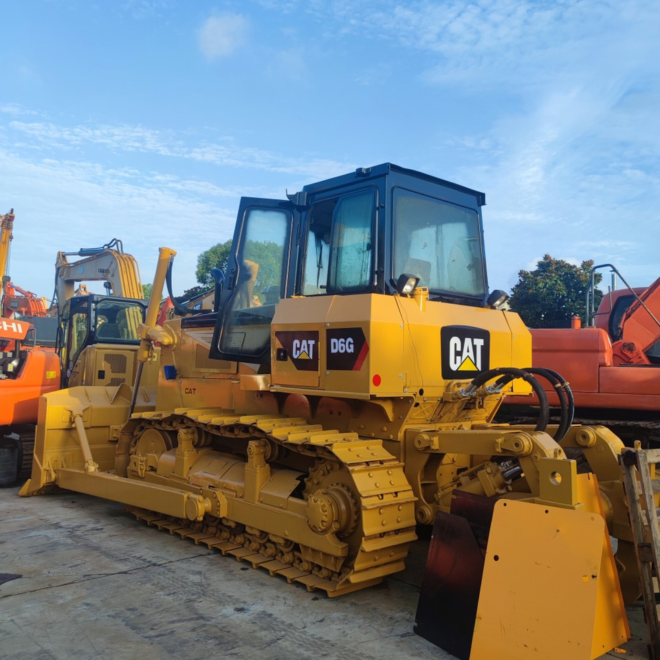 CAT D6G Bulldozer - Buldôzer: foto 3 CAT D6G Bulldozer - Buldôzer: foto 3