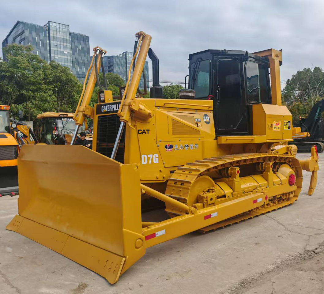 CAT D7G Bulldozer - Buldôzer: foto 1 CAT D7G Bulldozer - Buldôzer: foto 1