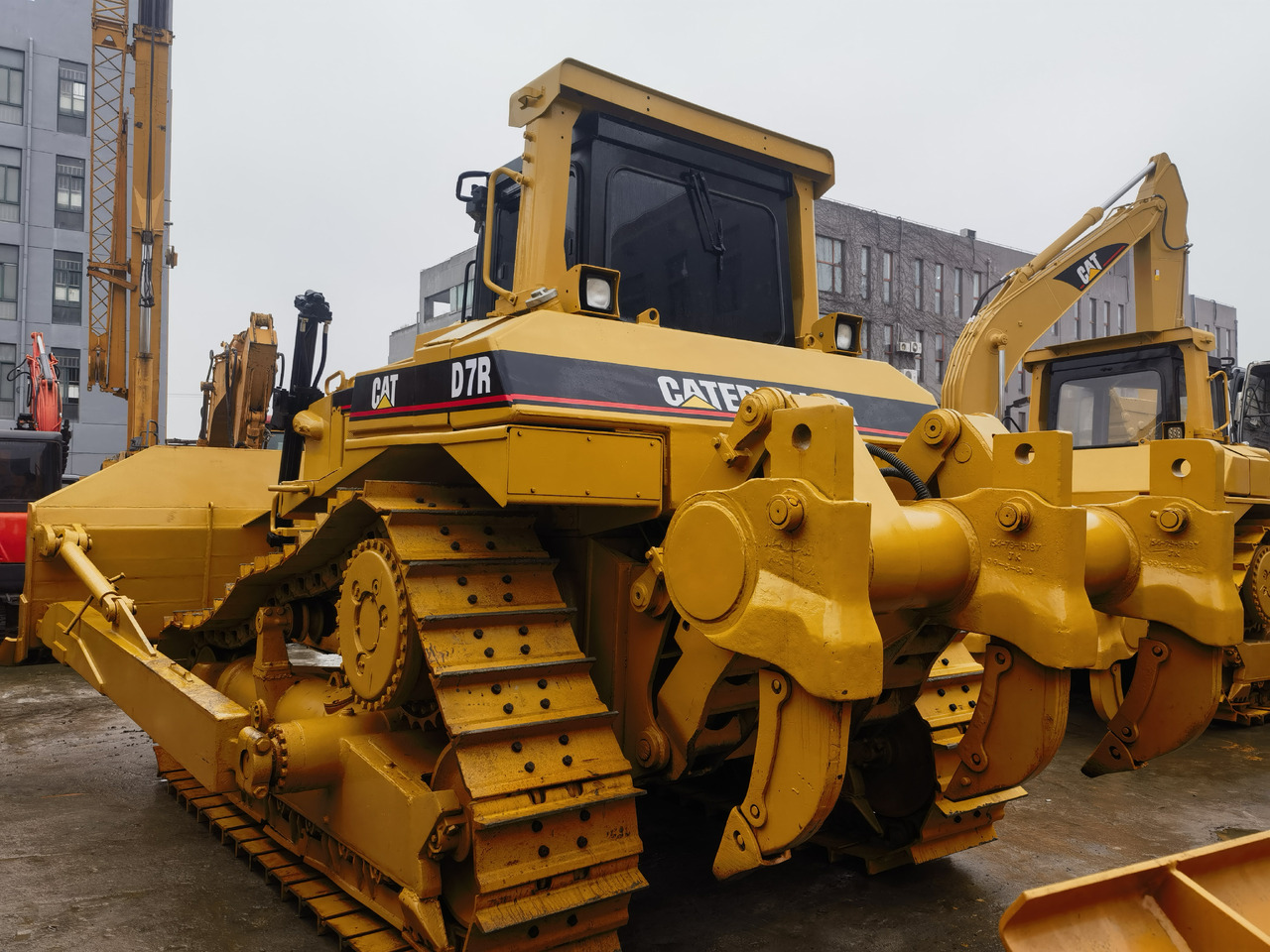 CAT D7R Bulldozer - Buldôzer: foto 1 CAT D7R Bulldozer - Buldôzer: foto 1