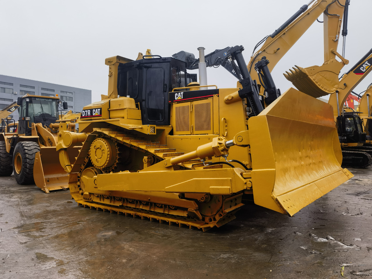 CAT D7R Bulldozer - Buldôzer: foto 4 CAT D7R Bulldozer - Buldôzer: foto 4