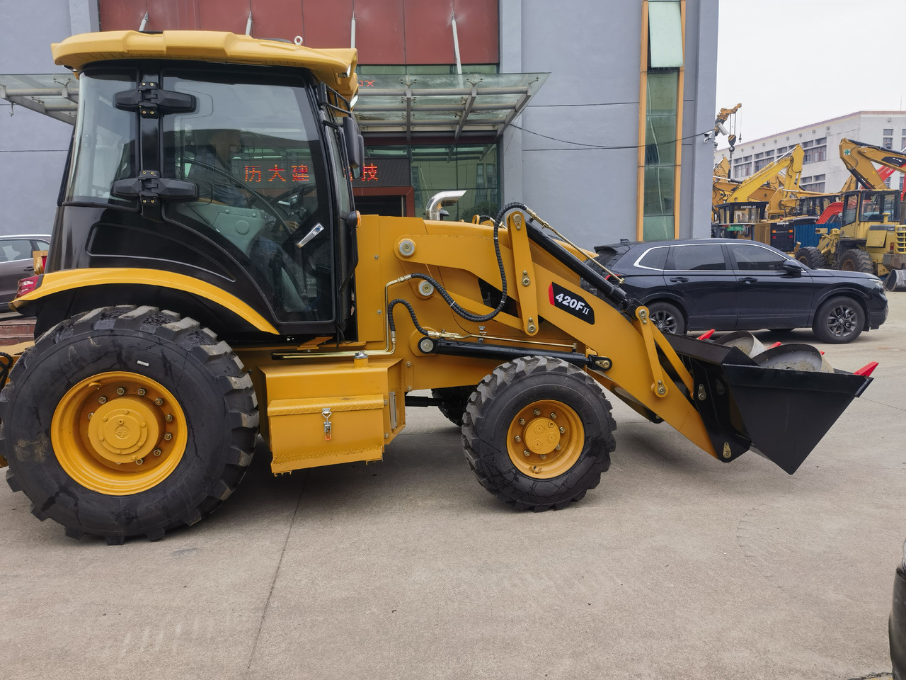 Cat 420F backhoe loader - Retroescavadeira: foto 2 Cat 420F backhoe loader - Retroescavadeira: foto 2