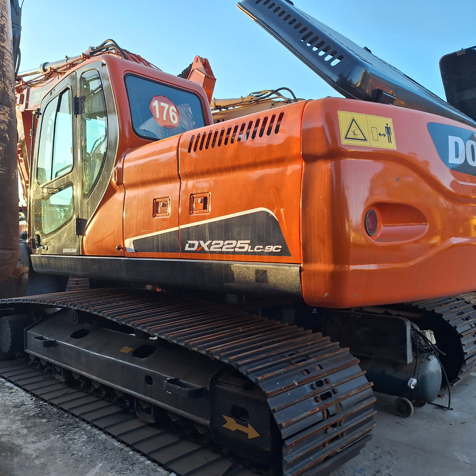 DOOSAN Doosan DX225LC-9C Crawler excavator - Escavadora de rastos: foto 3 DOOSAN Doosan DX225LC-9C Crawler excavator - Escavadora de rastos: foto 3